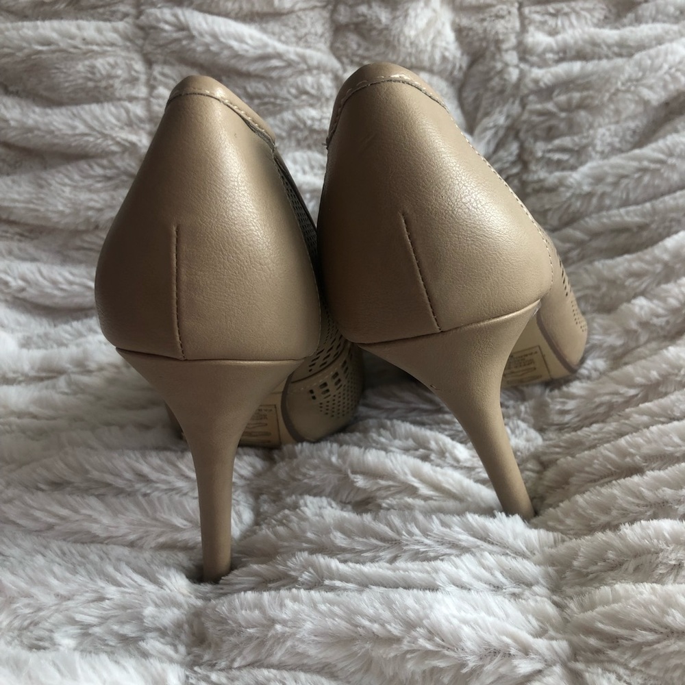 Stilettos - Picture 3 of 4